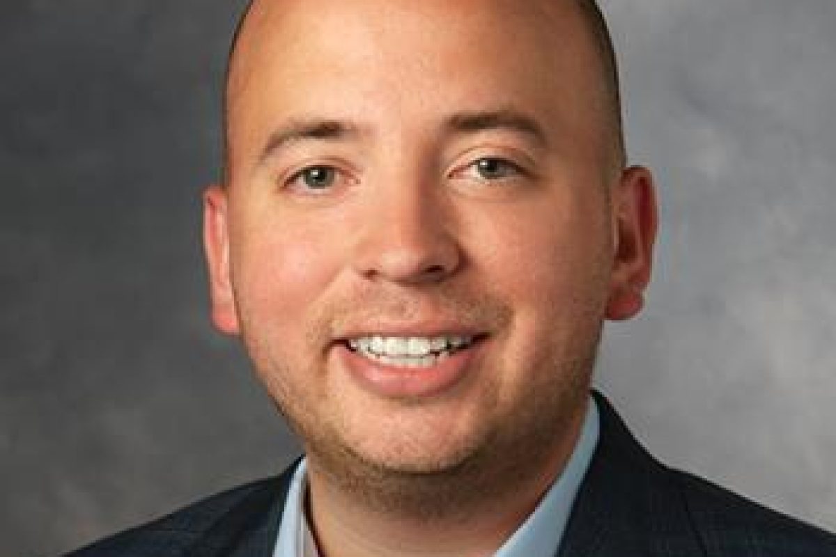 Manuel Rivas headshot
